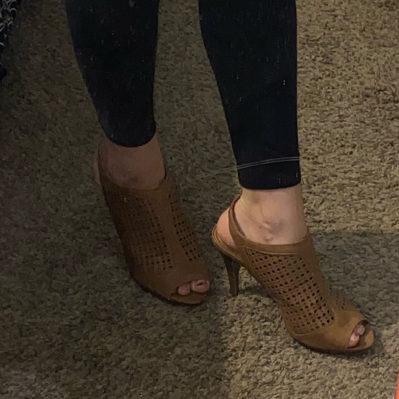 High Heels - Picture 2 of 4